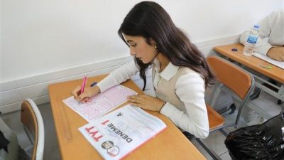 Bah&ccedil;elievler Gen&ccedil;lik ve Eğitim Merkezi&rsquo;nde ger&ccedil;ekleşen sınav, &ouml;ğrencilere ger&ccedil;ek sınav