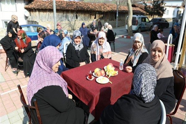Kadınların sosyalleşebileceği, fikir alışverişinde bulunabileceği ve dayanışma k&uuml;lt&uuml;r&uuml;n&uuml; g&uuml;&ccedil;lendirebileceği bir