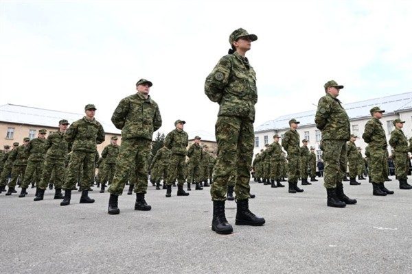 Hırvatistan'da zorunlu askerlik, &uuml;lkenin NATO'ya katılmasından bir yıl &ouml;nce, 2008
