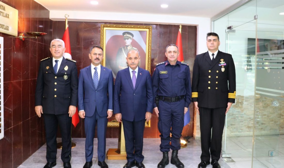 Ziyarette Bakan Yardımcısı Aktaş ve Vali Aktaş, İl Jandarma Komutanı