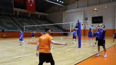 T&uuml;rkiye Voleybol Federasyonu (TVF) 2. Lig 2. Grupta m&uuml;cadele eden