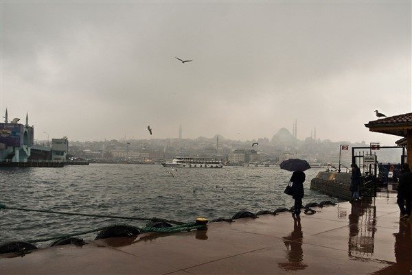 AKOM&rsquo;un paylaştığı tahminlere g&ouml;re, r&uuml;zgar kuvvetini artırarak zaman zaman fırtına