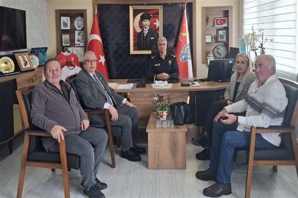 İlk olarak Gemlik İl&ccedil;e Emniyet M&uuml;d&uuml;r&uuml; &Uuml;mit Şahin&rsquo;i makamında ziyaret