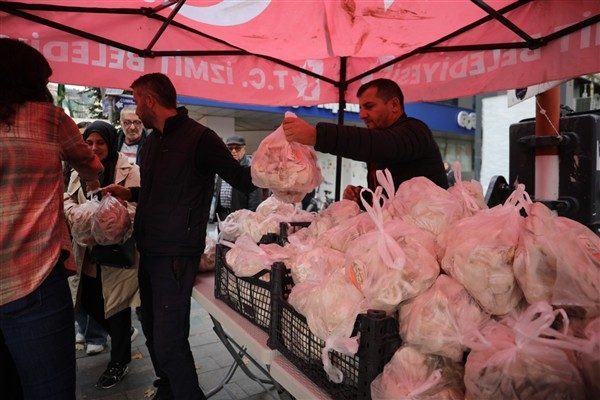 Kırsal Hizmetler M&uuml;d&uuml;rl&uuml;ğ&uuml; ekipleri son olarak elde ettiği istiridye mantarlarını