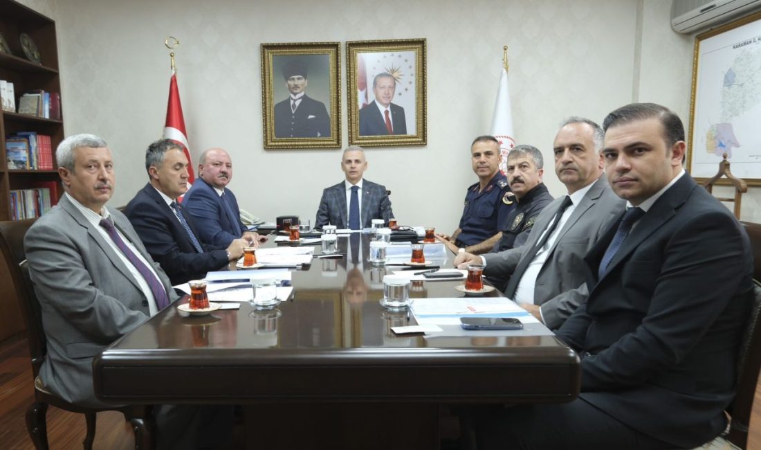 Ger&ccedil;ekleştirilen vide konferans toplantısına il valileri ve kurum temsilcileri katılım