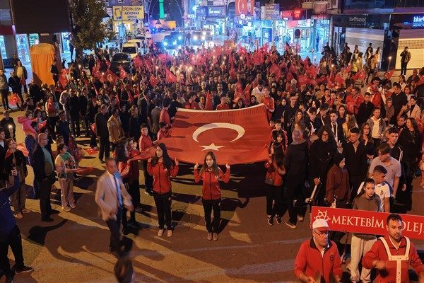 Cumhuriyet Parkı'nda başlayıp Aktekke 15 Temmuz Demokrasi Meydanı&rsquo;nda sona eren