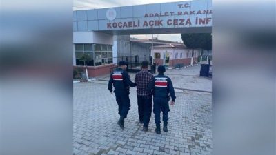 Kocaeli İl Jandarma Komutanlığı ekipleri, Başiskele İl&ccedil;esinde&nbsp;aranan şahısların yakalanmasına y&ouml;nelik