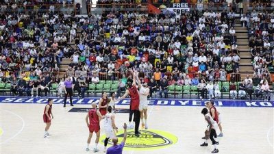 Konya B&uuml;y&uuml;kşehir Belediye Başkanı Uğur İbrahim Altay, m&uuml;cadeleyi trib&uuml;nden takip