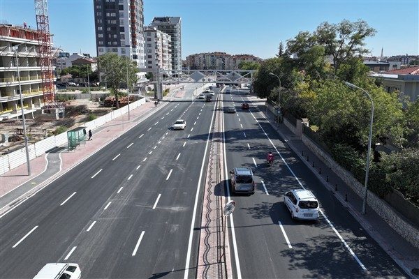 Konya B&uuml;y&uuml;kşehir Belediye Başkanı Uğur İbrahim Altay, şehir merkezinde trafik