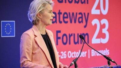AB Komisyonu Başkanı Leyen, Akdeniz Paktı'na ilişkin a&ccedil;ıklama yaptı. Akdeniz&rsquo;in