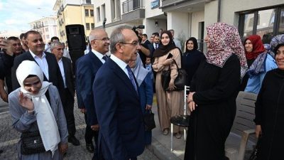 D&uuml;zenlenen t&ouml;rene Malatya Valisi Seddar Yavuz, B&uuml;y&uuml;kşehir Belediye Başkanı Sami