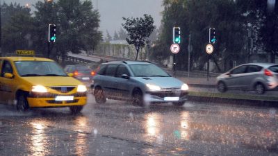 MGM&rsquo;den yapılan a&ccedil;ıklamaya g&ouml;re, hava sıcaklığının, mevsim normalleri civarında seyredeceği