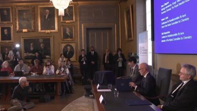 Avustralya Melbourne &Uuml;niversitesi'nden Richard Robson, Japonya Kyoto &Uuml;niversitesi'nden Susumu Kitagawa