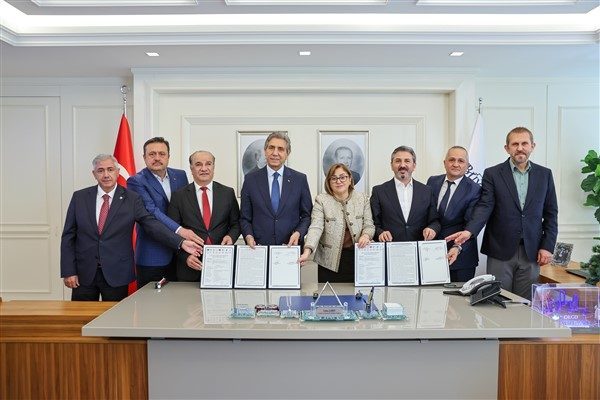 Gaziantep B&uuml;y&uuml;kşehir Belediye Başkanı Fatma Şahin, &Ccedil;alışma ve Sosyal G&uuml;venlik