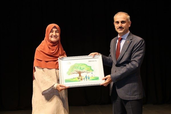 &Ccedil;ayırova Belediyesi&rsquo;nin bu yıl altıncısını d&uuml;zenlediği &Ccedil;ayırova Kitap G&uuml;nleri&rsquo;nin &uuml;&ccedil;&uuml;nc&uuml;