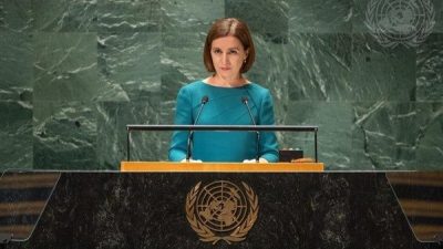 Moldova Cumhurbaşkanı Sandu, Paris Barış Forumu'nda bilgi b&uuml;t&uuml;nl&uuml;ğ&uuml;n&uuml;n savunulması gerekliliği