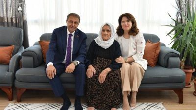 Şanlıurfa Valisi Hasan Şıldak, eşi Fatma Nur Şıldak ile birlikte