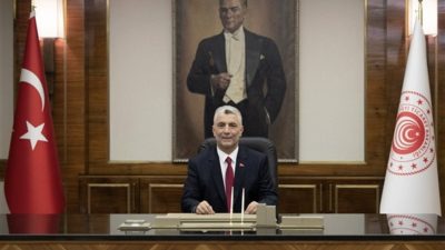 Ticaret Bakanı &Ouml;mer Bolat, İstanbul&rsquo;da Perpa Ticaret Merkezi&rsquo;ni ziyaret ederek