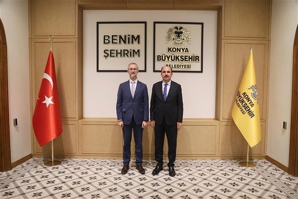 B&uuml;y&uuml;kşehir Belediyesi Taş Bina&rsquo;da ger&ccedil;ekleşen ziyarette konuşan Başkan Altay, B&uuml;y&uuml;kel&ccedil;i