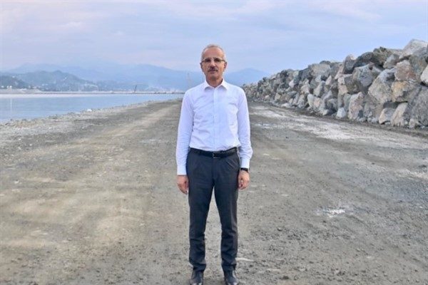 Ulaştırma ve Altyapı Bakanı Uraloğlu, 5G ile birlikte T&uuml;rkiye&rsquo;nin, dijital