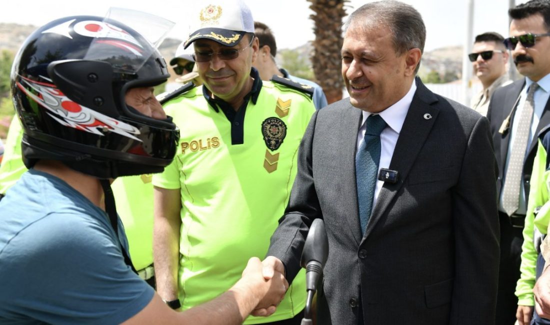 Şanlıurfa il merkezinde trafik d&uuml;zeni ve g&uuml;venliğini sağlamak amacıyla denetimler