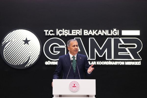 Yerlikaya&rsquo;nın a&ccedil;ıklamasına g&ouml;re, 154 ş&uuml;pheli tutuklanırken, 79 kişi hakkında adli