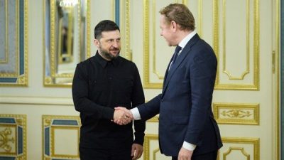 Ukrayna Devlet Başkanı Zelenski, Hollanda Dışişleri Bakanı Weel ile Kiev&rsquo;de
