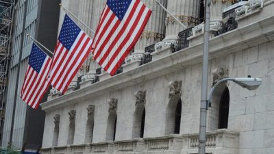 Dow Jones End&uuml;striyel Ortalamasına bağlı vadeli işlemler 136 puan veya