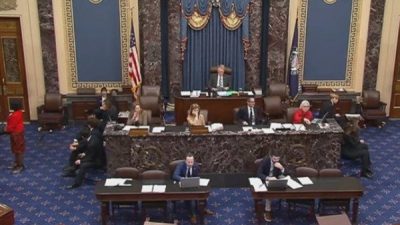 Pazar akşamı sekiz Demokrat senat&ouml;r&uuml;n oy birliğiyle kabul edilmesiyle, tasarının
