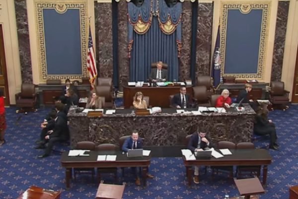 Senato, h&uuml;k&uuml;metin yeniden a&ccedil;ılmasına y&ouml;nelik &ouml;nemli bir adım olarak, h&uuml;k&uuml;metin