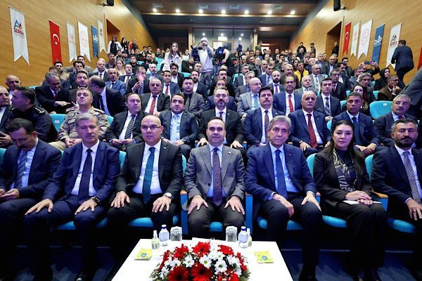 Bakanlığın aktardığı bilgilere g&ouml;re, Ağrı&rsquo;daki KOBİ&rsquo;lere 421 milyon lira KOSGEB