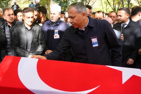 İ&ccedil;işleri Bakanı Yerlikaya, G&uuml;rcistan&rsquo;da d&uuml;şen askeri kargo u&ccedil;ağında şehit olan