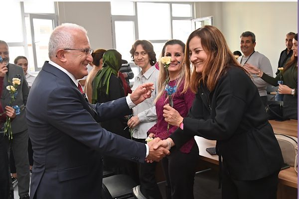 Kumluca Belediye Başkanı Uzm. Dr. Mesut Avcıoğlu, 24 Kasım &Ouml;ğretmenler