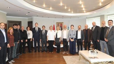 Kocaeli Akademik Odalar Birliği D&ouml;nem Başkanı Cuma &Ouml;zdemir ve y&ouml;netimi,