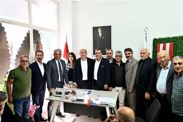 Başkan Uysal, yöre dernekleriyle bir araya geldi Başkan Uysal, Yıldız Mahallesi’nde gerçekleşen Van Dernekleri Federasyonu açılışında yaptığı