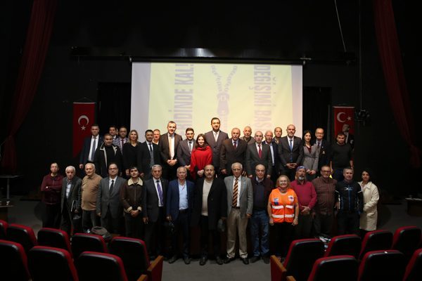 Şeridinde Kal kampanyası kapsamında d&uuml;zenlenen &ldquo;Şeridinde Kal, Değişimi Başlat&rdquo; &ccedil;alıştayında,