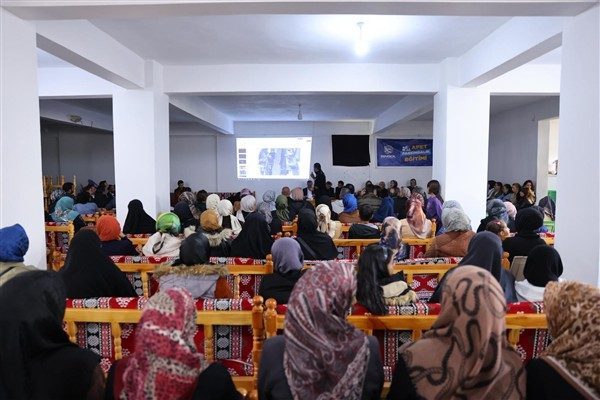 Bing&ouml;l Belediyesi, afetlere karşı bilin&ccedil;li toplum oluşturma hedefiyle &ccedil;eşitli mahallelerde
