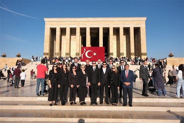 T&ouml;ren kapsamında Bodrum Belediye Başkanlığı &ccedil;elengi Başkan Mandalinci tarafından Anıtkabir&rsquo;e