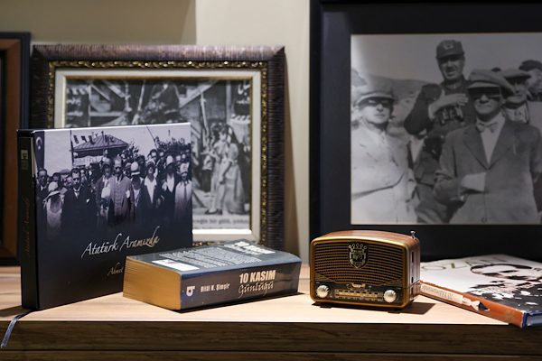 Buca'da Ulu &Ouml;nder Mustafa Kemal Atat&uuml;rk&rsquo;&uuml;n aramızdan ayrılışının 87. yılında