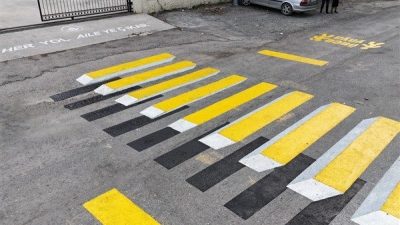 Hatay B&uuml;y&uuml;kşehir Belediyesi, okul &ouml;nlerinde s&uuml;r&uuml;c&uuml;lerin daha dikkatli olmasını sağlamak