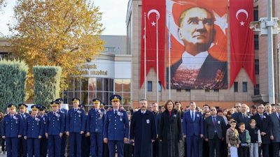 10 Kasım Atat&uuml;rk&rsquo;&uuml; Anma G&uuml;n&uuml; kapsamında Eskişehir&rsquo;de t&ouml;ren d&uuml;zenlendi. Vilayet
