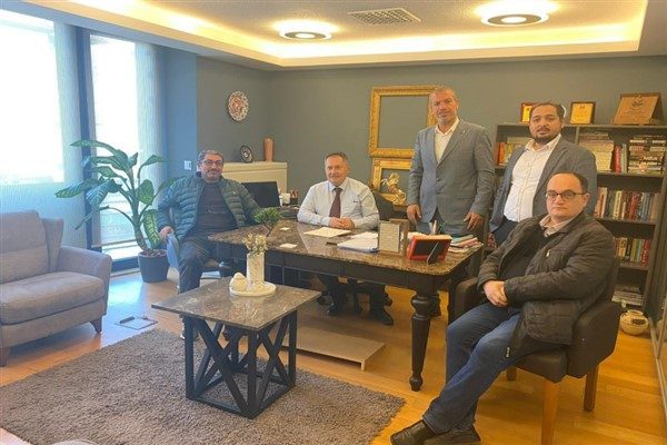 Goral, yaptığı a&ccedil;ıklamada hem merkezi y&ouml;netime hem de yerel y&ouml;netimlere