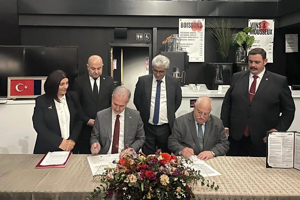 İneg&ouml;l Belediye Başkanı Taban, Meclis &Uuml;yesi Sadettin Erdoğan ve K&uuml;lt&uuml;r