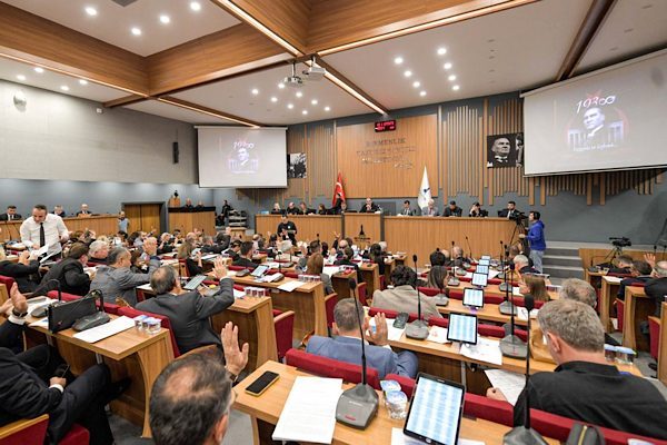 İzmir B&uuml;y&uuml;kşehir Belediyesi kasım ayı olağan meclis toplantısında, belediyenin 2026