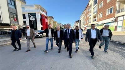 Programa İzmit Belediye Başkan Yardımcısı Celal H&uuml;l&uuml;r, Meclis &Uuml;yesi Ercan