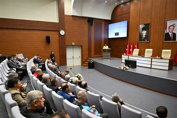 Kocaeli Valisi İlhami Aktaş, Kış Mevsimi Trafik Tedbirleri Toplantısı&rsquo;na başkanlık