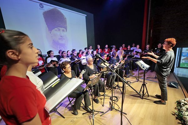 Konak Belediyesi ve &Ccedil;YDD İzmir Şubesi iş birliğiyle hazırlanan Atat&uuml;rk
