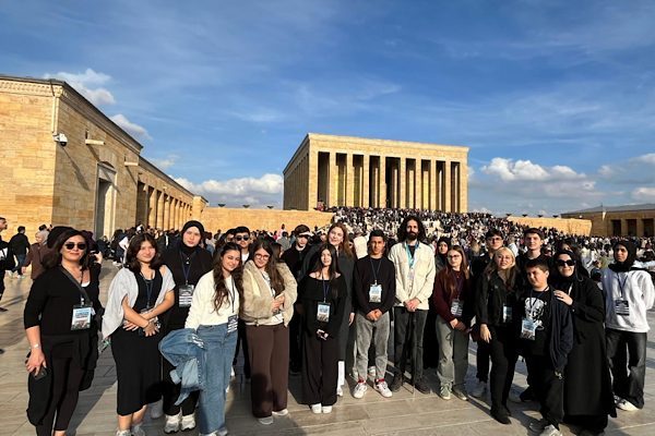 K&uuml;&ccedil;&uuml;k&ccedil;ekmece'de &nbsp;Mustafa Kemal Atat&uuml;rk&rsquo;&uuml; vefatının 87. yıld&ouml;n&uuml;m&uuml;nde anmak amacıyla 14-18