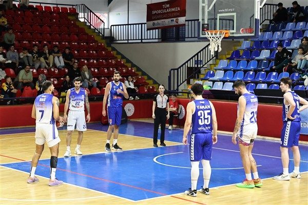 TBF 2. Lig&rsquo;de m&uuml;cadele eden K&uuml;tahya Belediyespor, Dumlupınar Spor Salonu&rsquo;nda