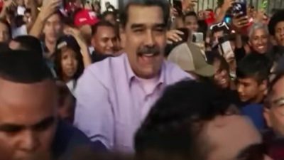 Maduro destek&ccedil;ileri Cumartesi g&uuml;n&uuml; Maduro'nun Caracas'ın doğusundaki Petare semtinde yaptığı